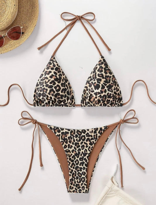 Women’s bathing suit